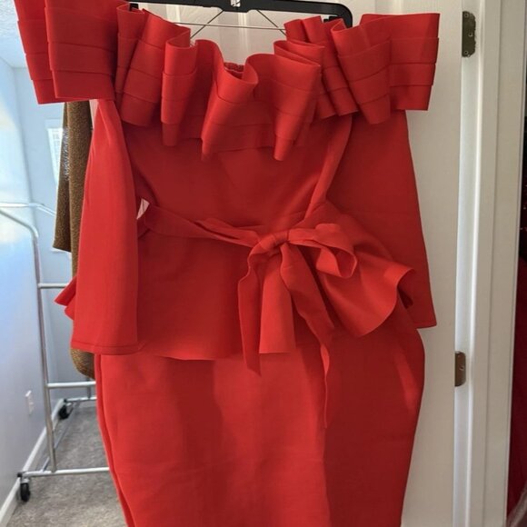 EY Signature Ruffle Shoulder Red Suit w/Peplum Bottom Jacket & Skirt, Plus Sz:2X - Picture 5 of 9
